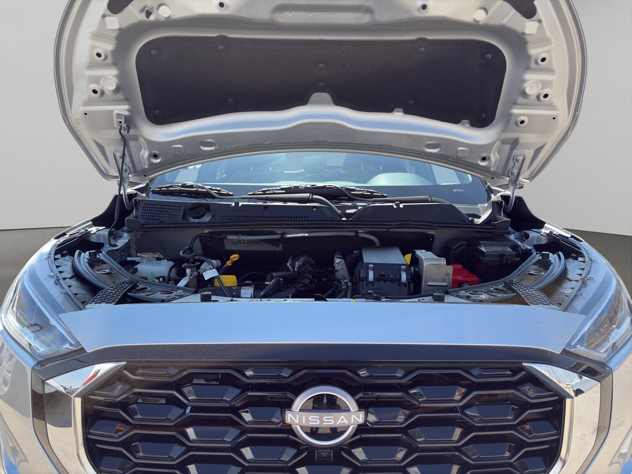 2025 Nissan Magnite VUD 5 pts. Exclusive, 1.0T, TM5, piel, RA-16