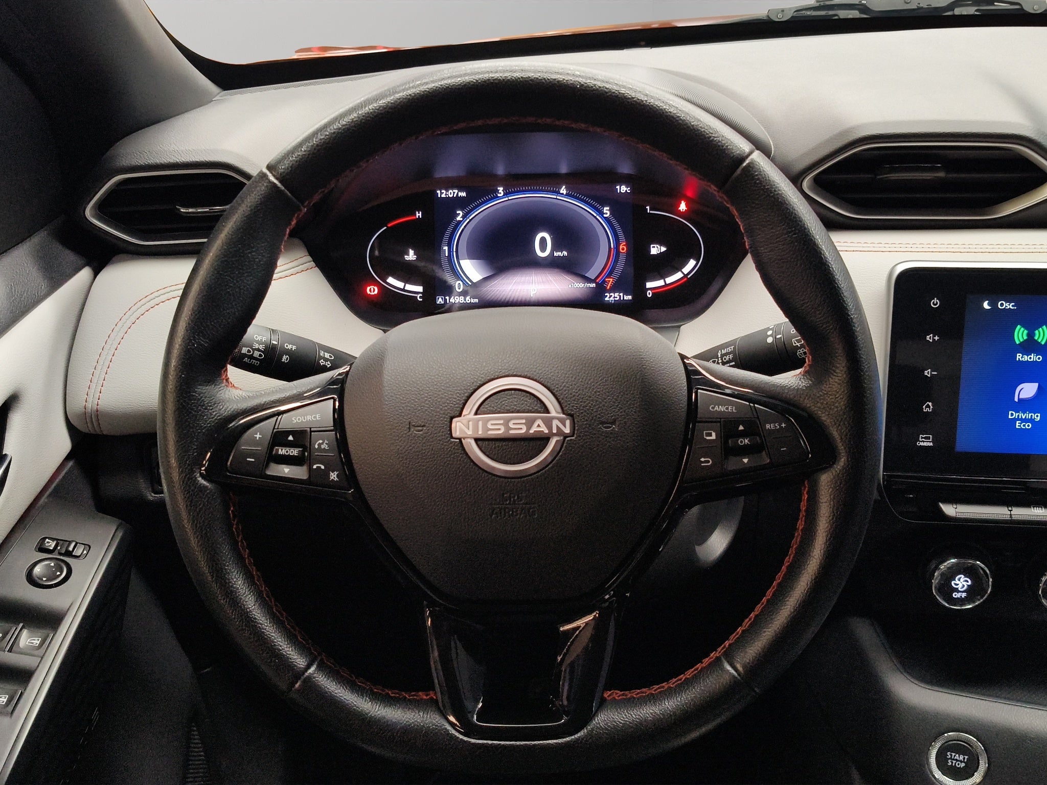2025 Nissan Magnite VUD 5 pts. Exclusive, 1.0T, CVT, piel, RA-16