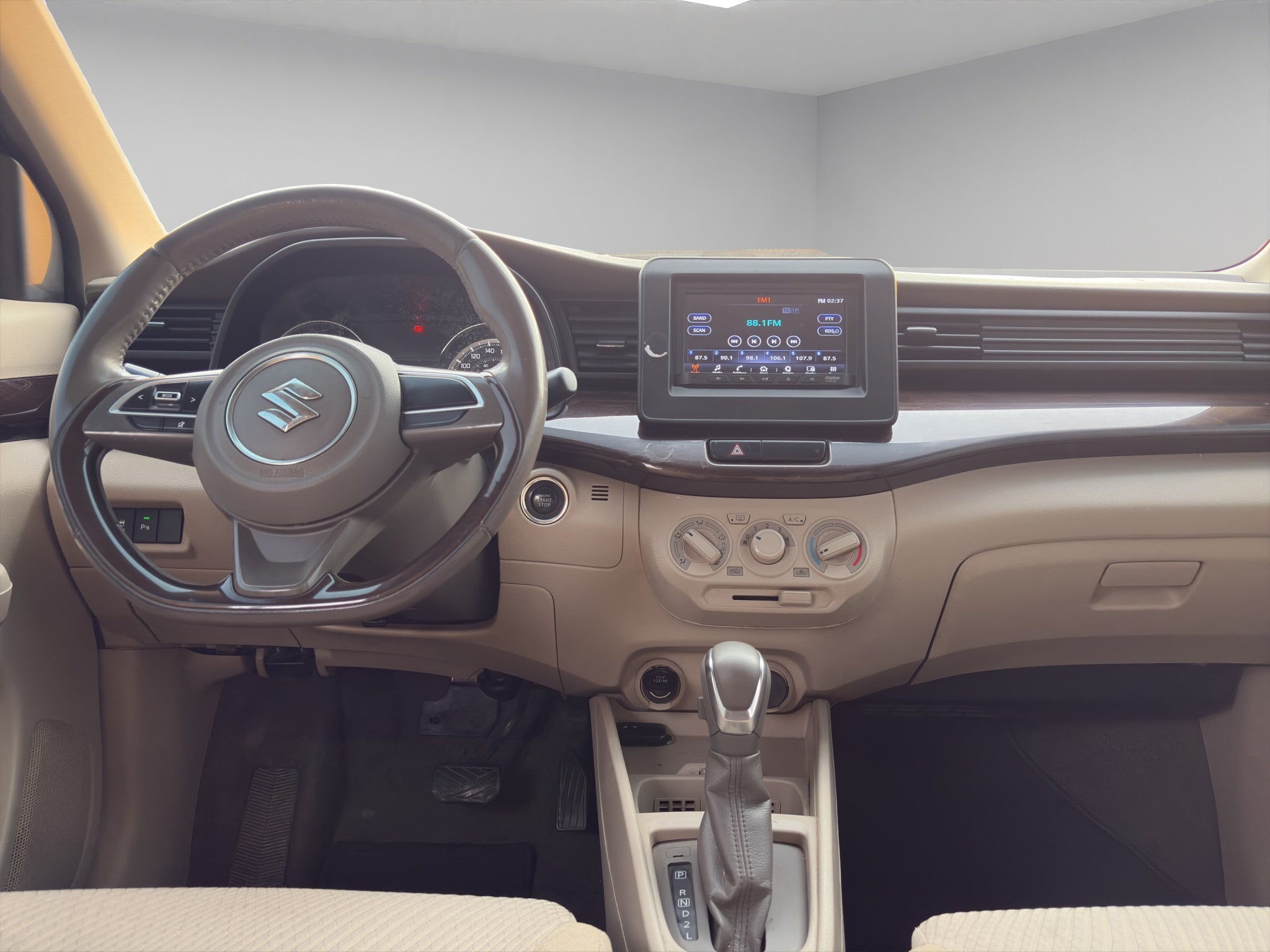 2019 Suzuki Ertiga Minivan 5 pts. GLX, 1.5l, TA, a/ac. Aut., f. niebla, RA-15