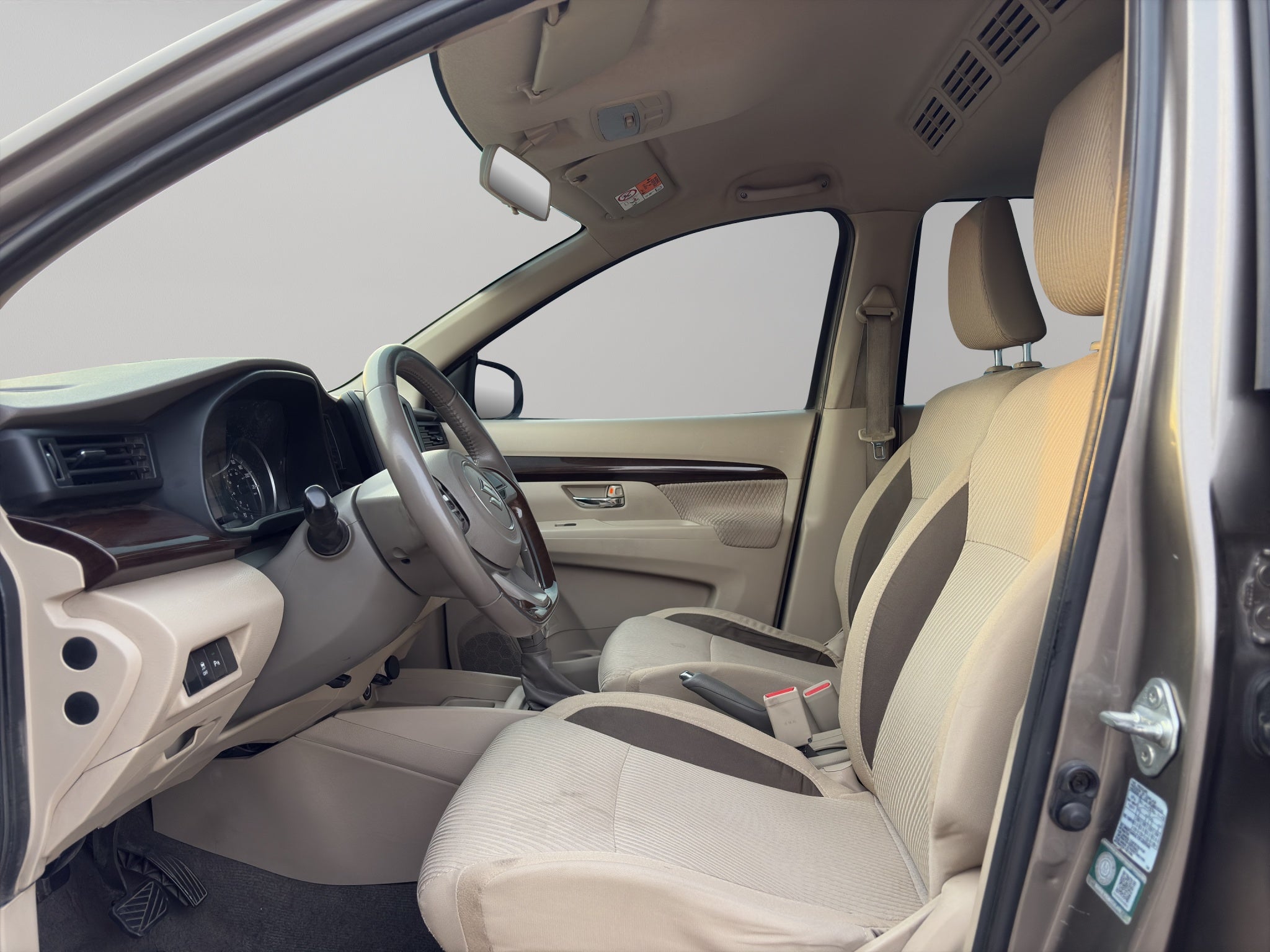 2019 Suzuki Ertiga Minivan 5 pts. GLX, 1.5l, TA, a/ac. Aut., f. niebla, RA-15