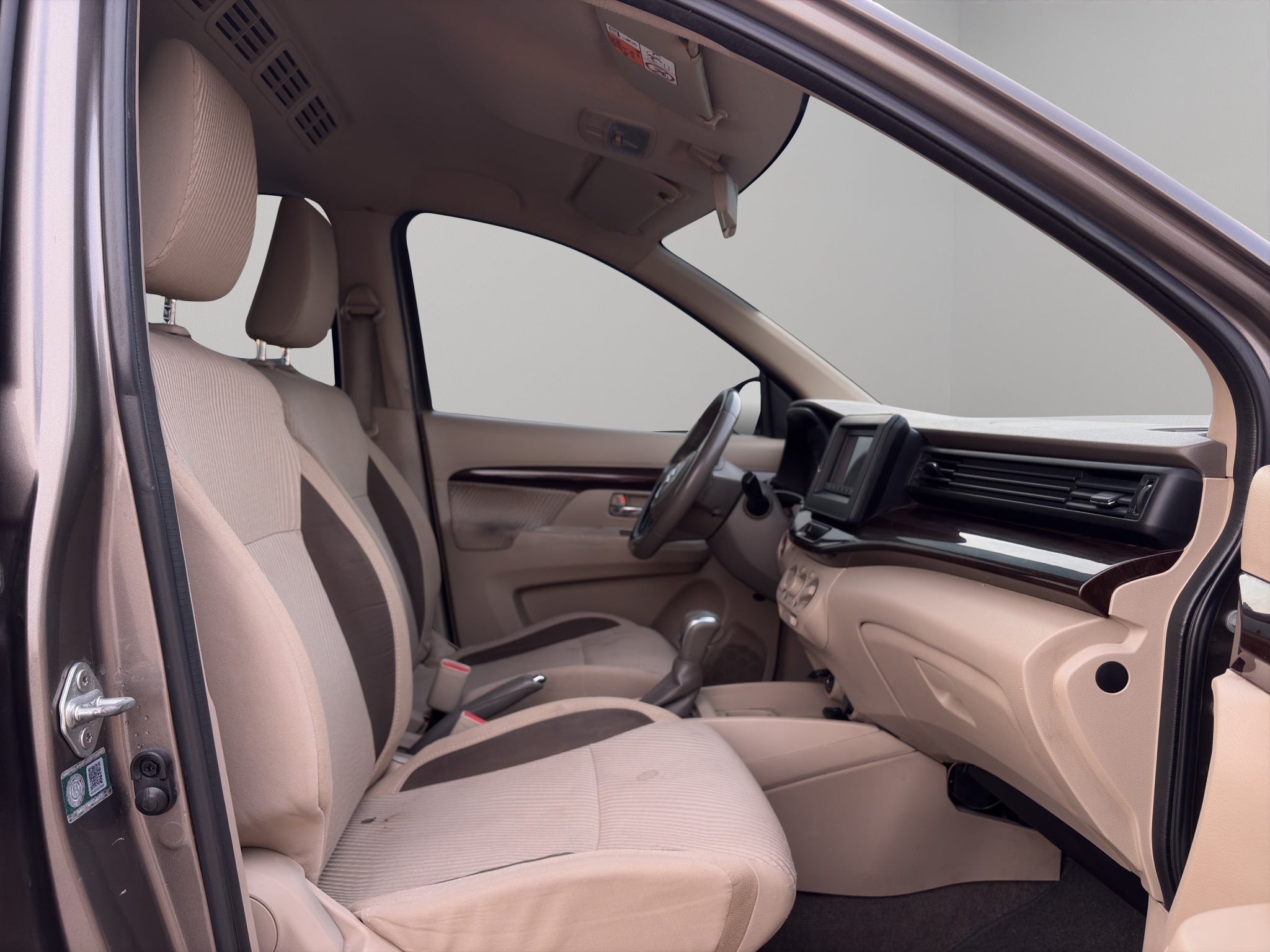 2019 Suzuki Ertiga Minivan 5 pts. GLX, 1.5l, TA, a/ac. Aut., f. niebla, RA-15