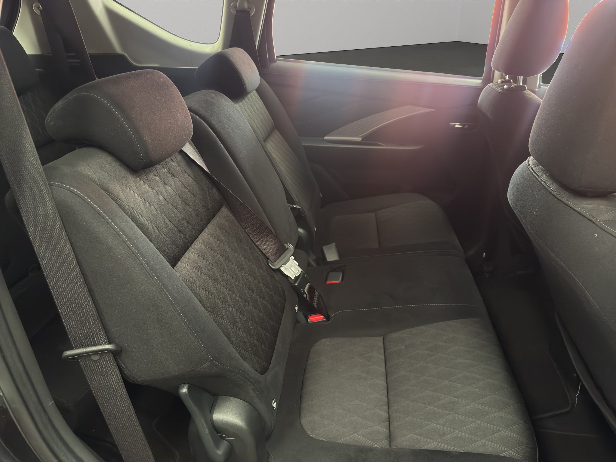 2025 Mitsubishi Xpander VUD 5 pts. GLS, 1.5l, TA, 7 pas., RA-16