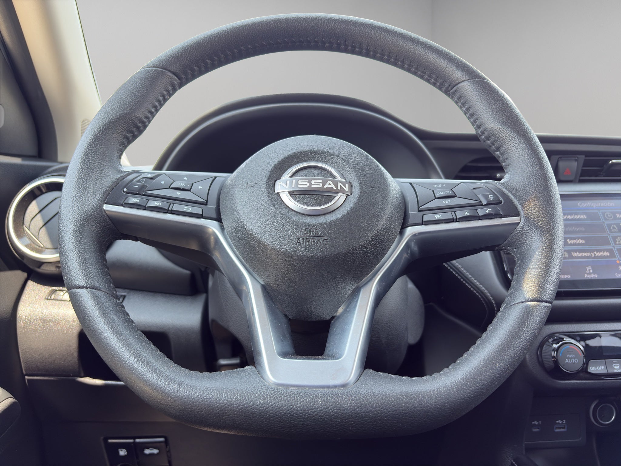 2023 Nissan Kicks VUD 5 pts. Platinum e-Power, E-REV, TA, piel, ADAS, RA-17