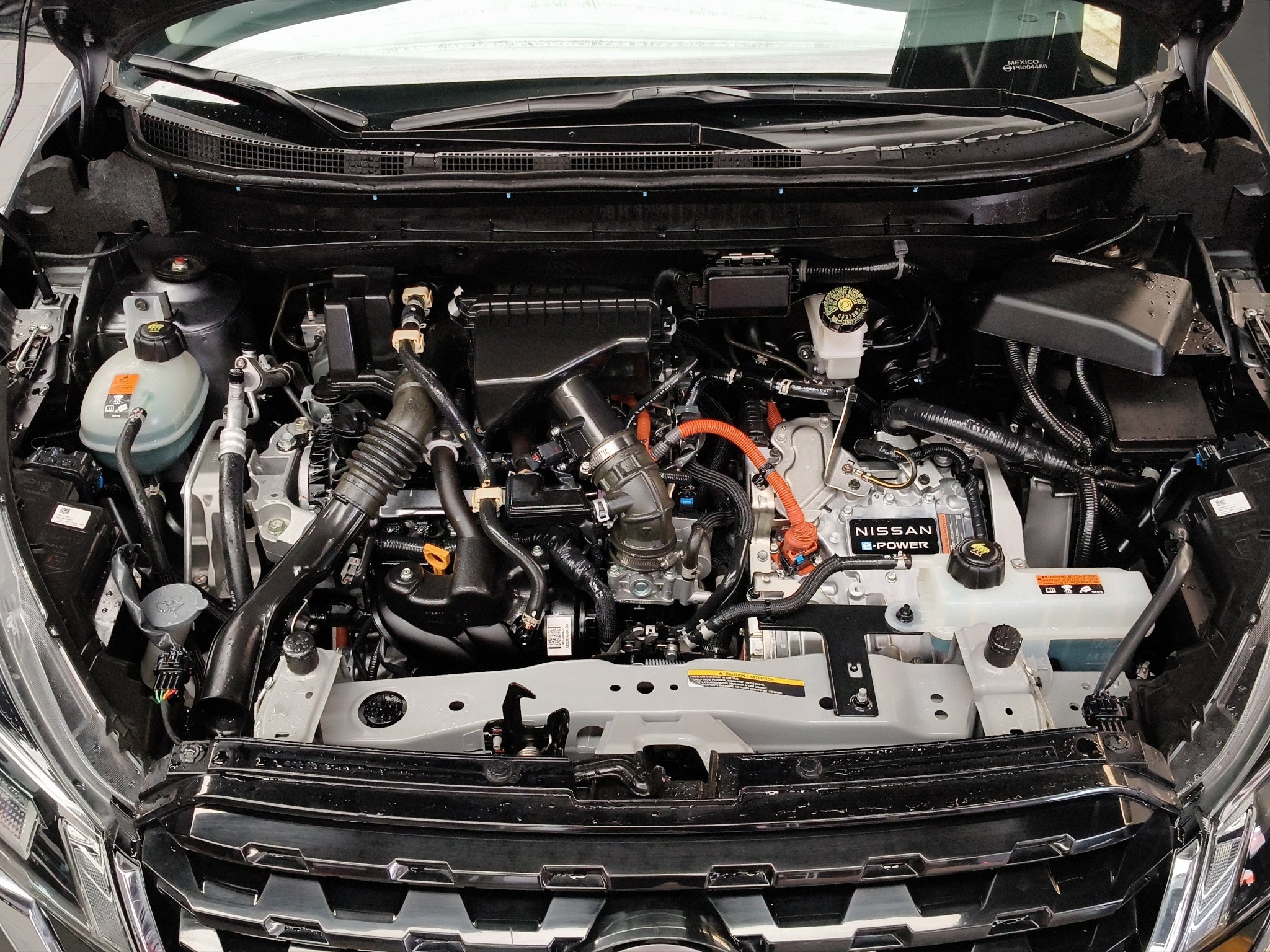 2023 Nissan Kicks VUD 5 pts. Exclusive e-Power, E-REV, TA, piel, RA-17