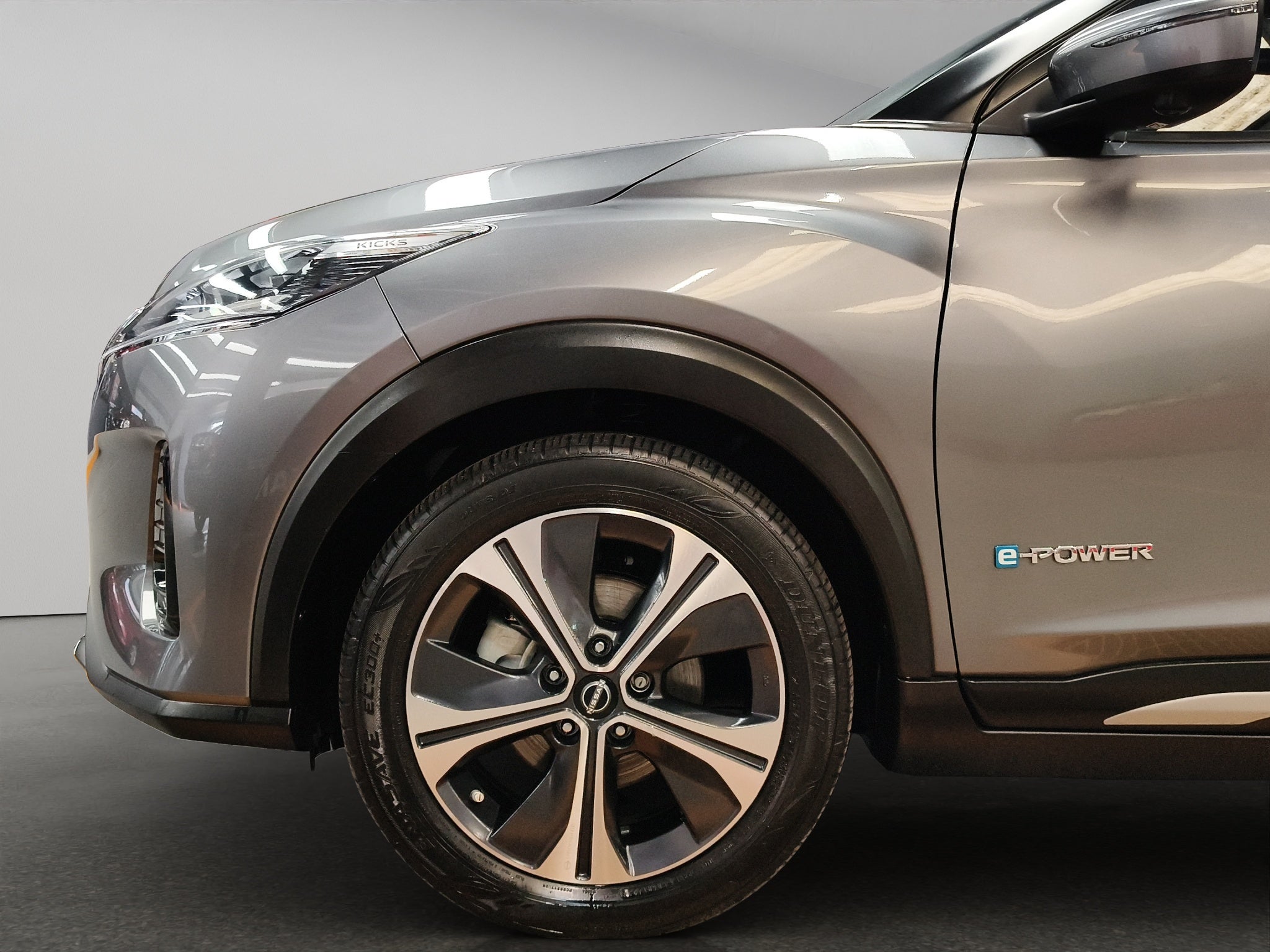 2023 Nissan Kicks VUD 5 pts. Exclusive e-Power, E-REV, TA, piel, RA-17