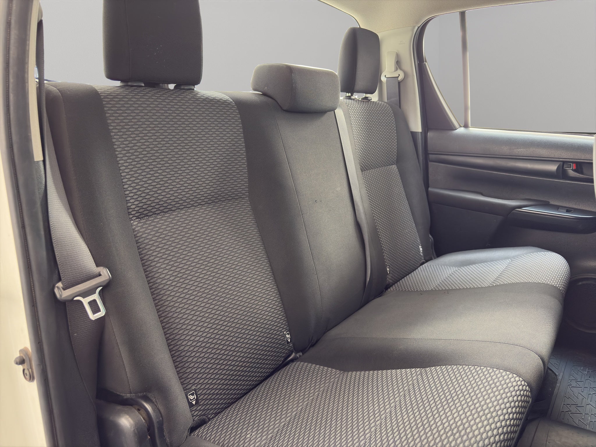 2023 Toyota Comerciales Hilux Pick-Up 4 pts. SR, Doble Cab., TM5, a/ac., VE, RA-17