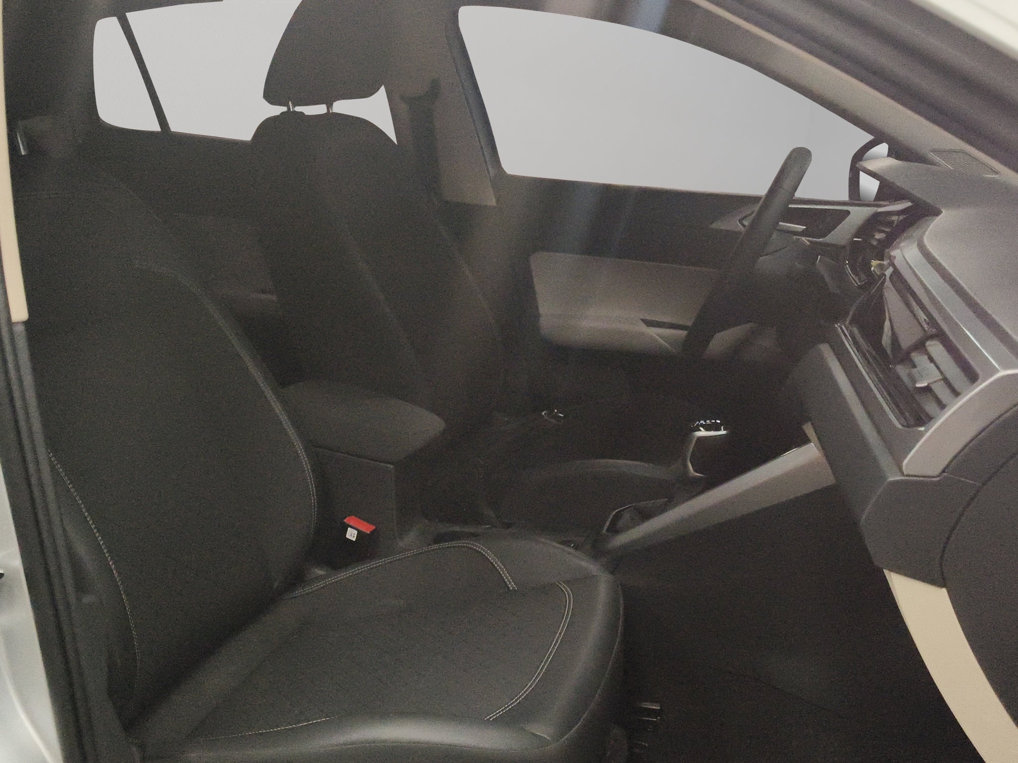 2025 Volkswagen Virtus 4 pts. Comfortline, 1.6l, TA, a/ac., f. niebla, RA-16
