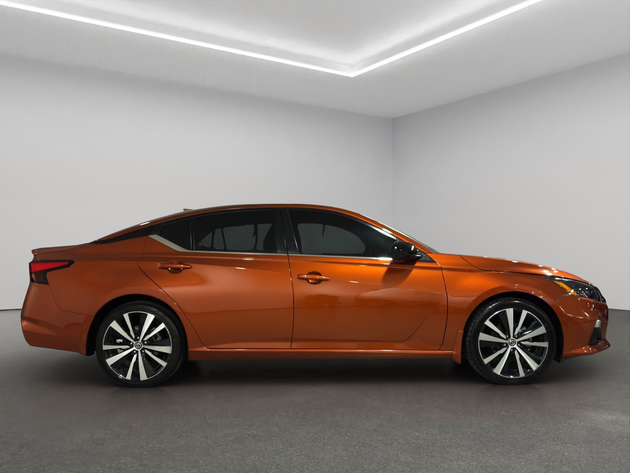 2022 Nissan Altima 4 pts. SR, 2.0T, CVT, a/ac., VE del., RA-19