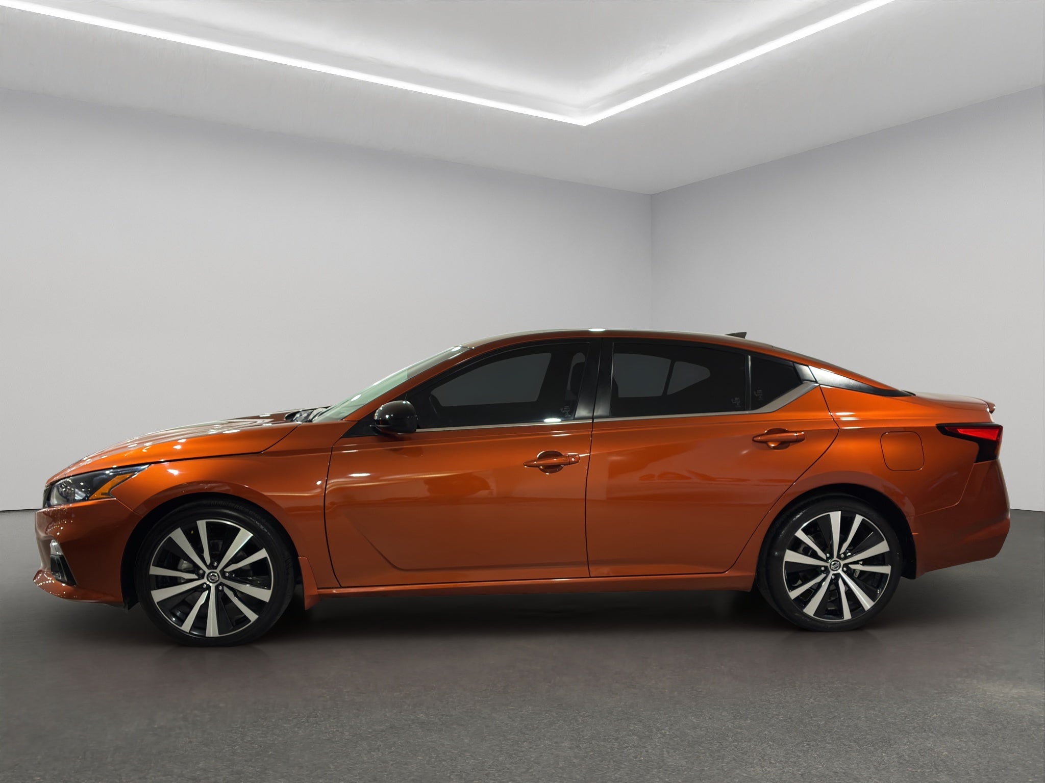 2022 Nissan Altima 4 pts. SR, 2.0T, CVT, a/ac., VE del., RA-19