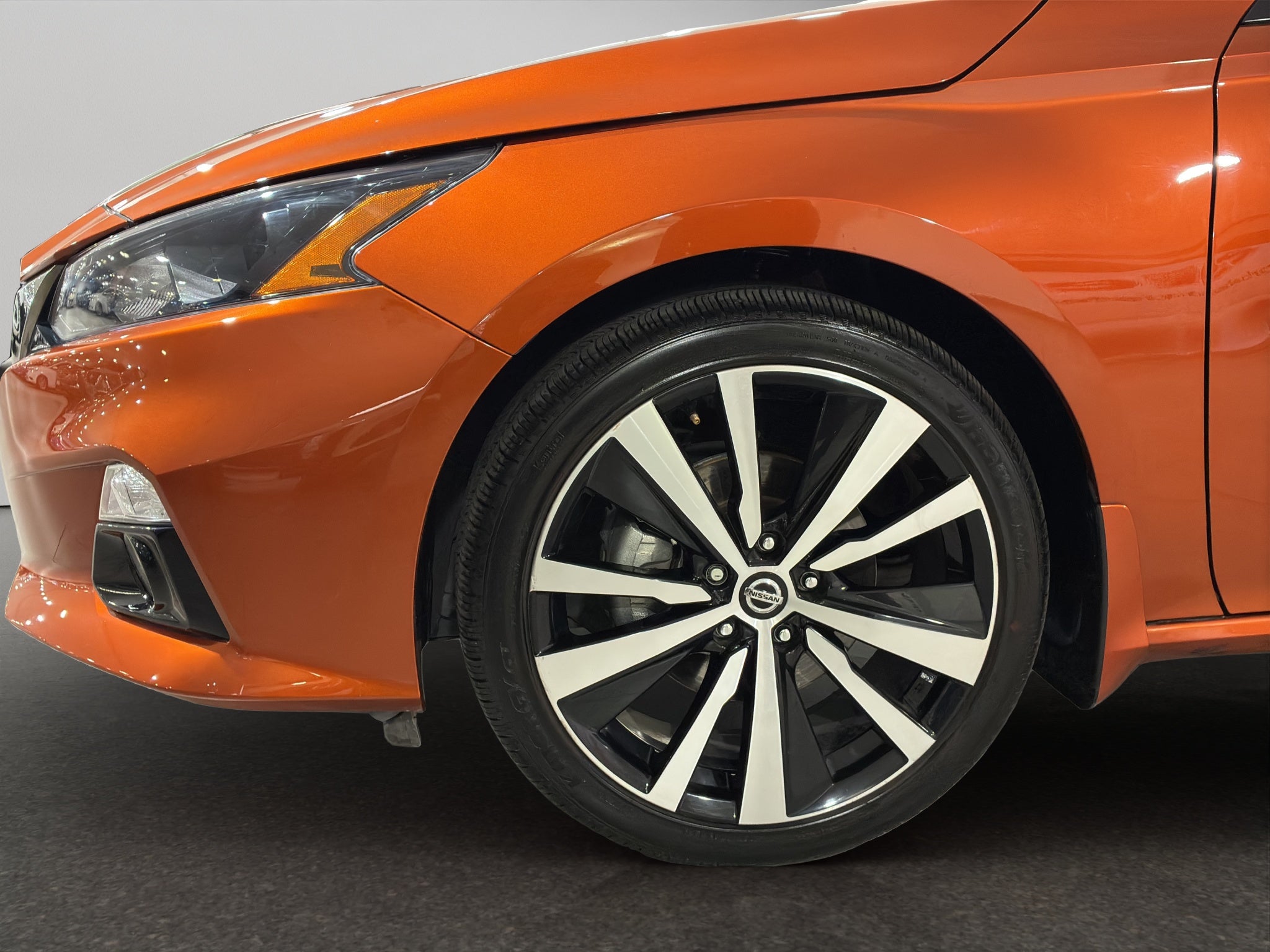 2022 Nissan Altima 4 pts. SR, 2.0T, CVT, a/ac., VE del., RA-19