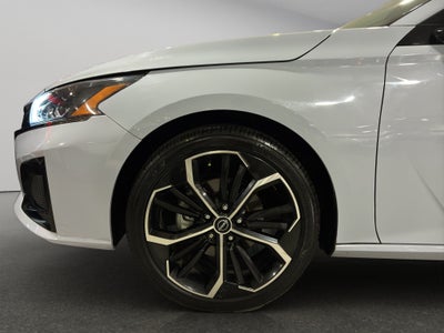 2023 Nissan Altima 4 pts. SR, 2.0T, CVT, a/ac., f. led, alerón, RA-19