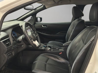 2021 Nissan Leaf 5 pts. HB SL, EV, autonomía 240 km, 40 kWh, piel, RA-17