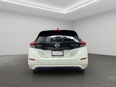 2021 Nissan Leaf 5 pts. HB SL, EV, autonomía 240 km, 40 kWh, piel, RA-17