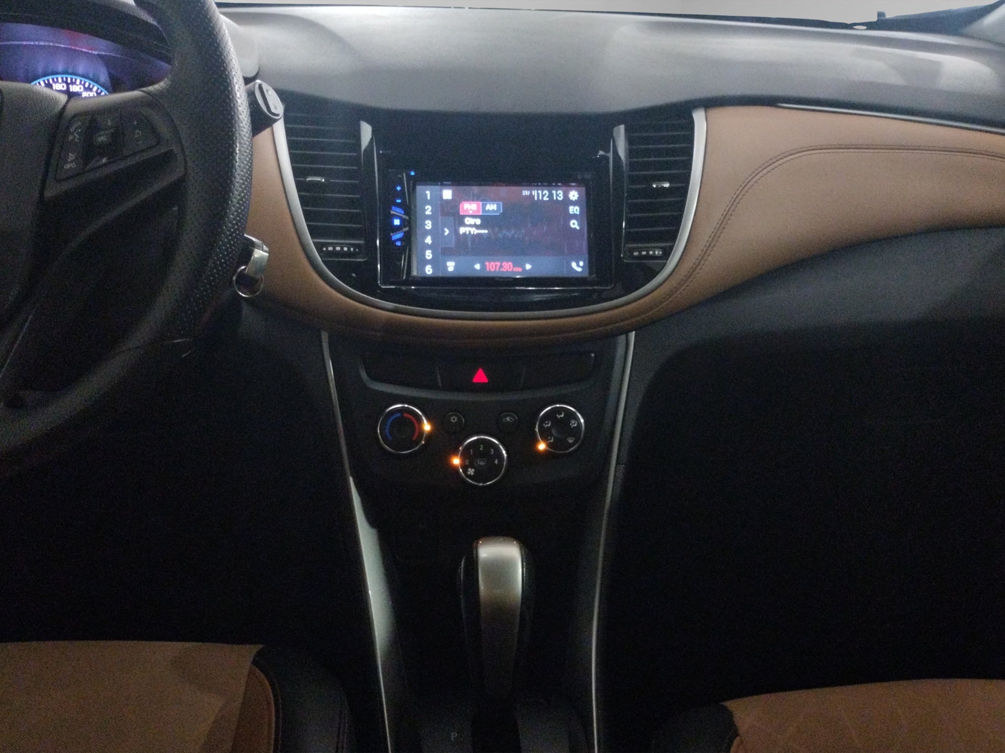 2017 Chevrolet Trax VUD 5 pts. LT, 1.8l, TA, tela/piel, RA-16 (cambio de línea)