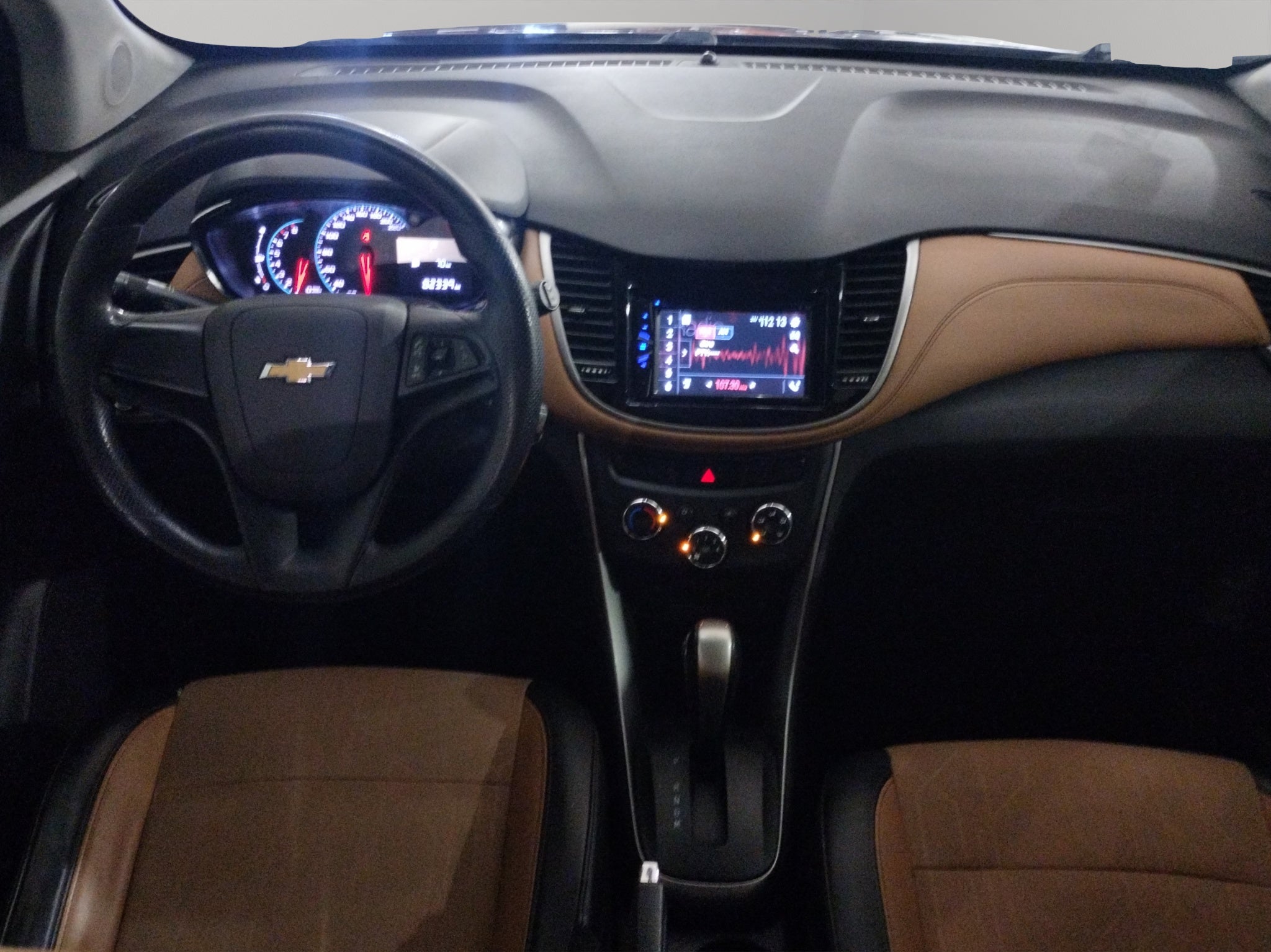 2017 Chevrolet Trax VUD 5 pts. LT, 1.8l, TA, tela/piel, RA-16 (cambio de línea)