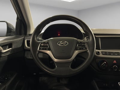 2022 Hyundai Accent 4 pts. GL MID, 1.6l, TM6, a/ac., VE del., cámara reversa, RA-15