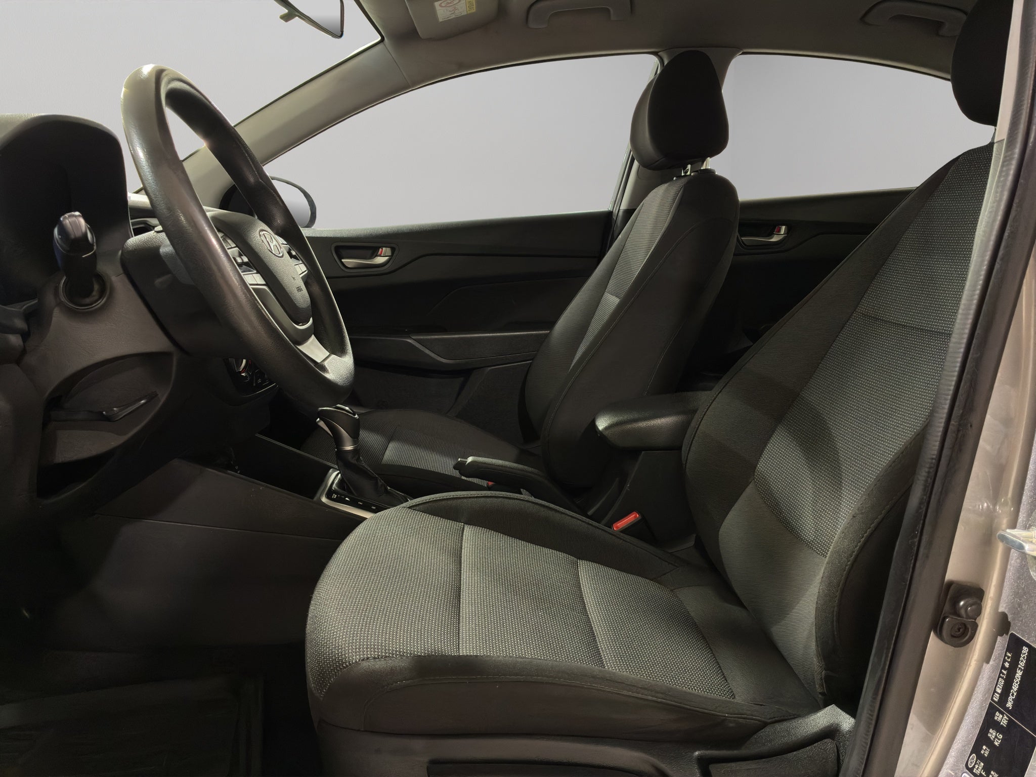 2022 Hyundai Accent 4 pts. GL MID, 1.6l, TM6, a/ac., VE del., cámara reversa, RA-15