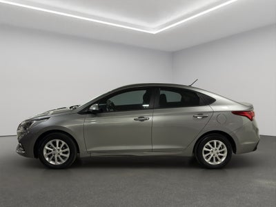 2022 Hyundai Accent 4 pts. GL MID, 1.6l, TM6, a/ac., VE del., cámara reversa, RA-15