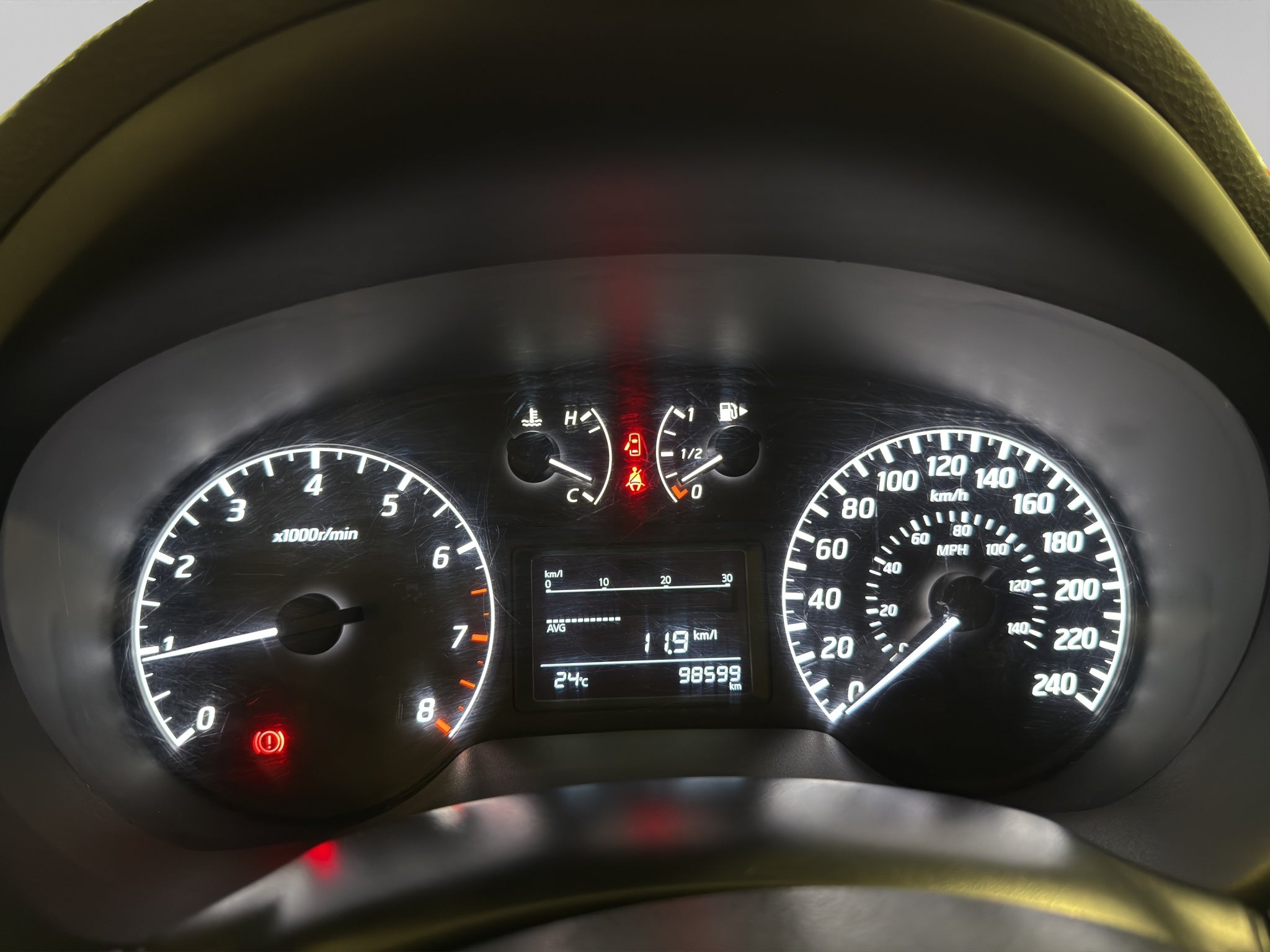 2019 Nissan Sentra 4 pts. Sense, TM6, a/ac., RA-16 (línea anterior)