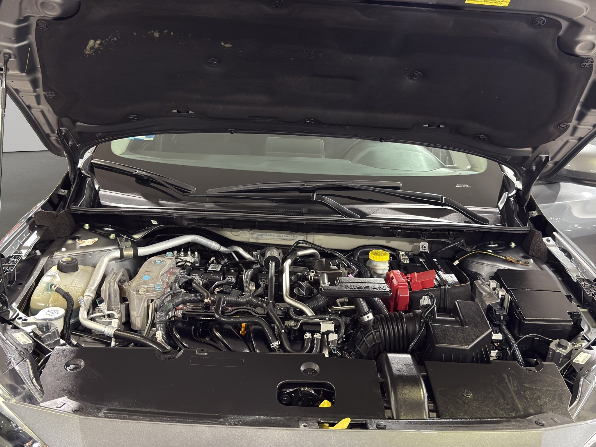 2024 Nissan Sentra 4 pts. Advance, TM6, a/ac., f. niebla, RA-16