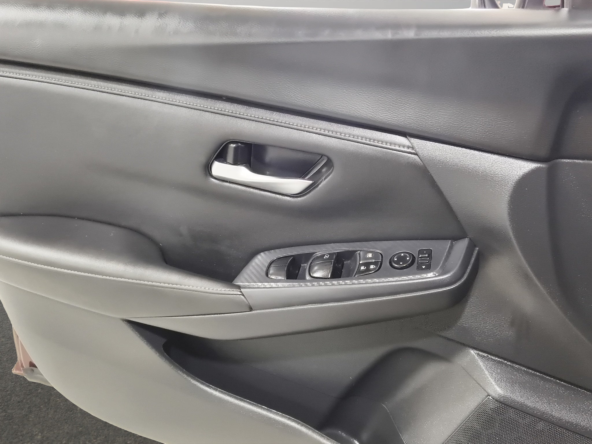 2024 Nissan Sentra 4 pts. Advance, TM6, a/ac., f. niebla, RA-16