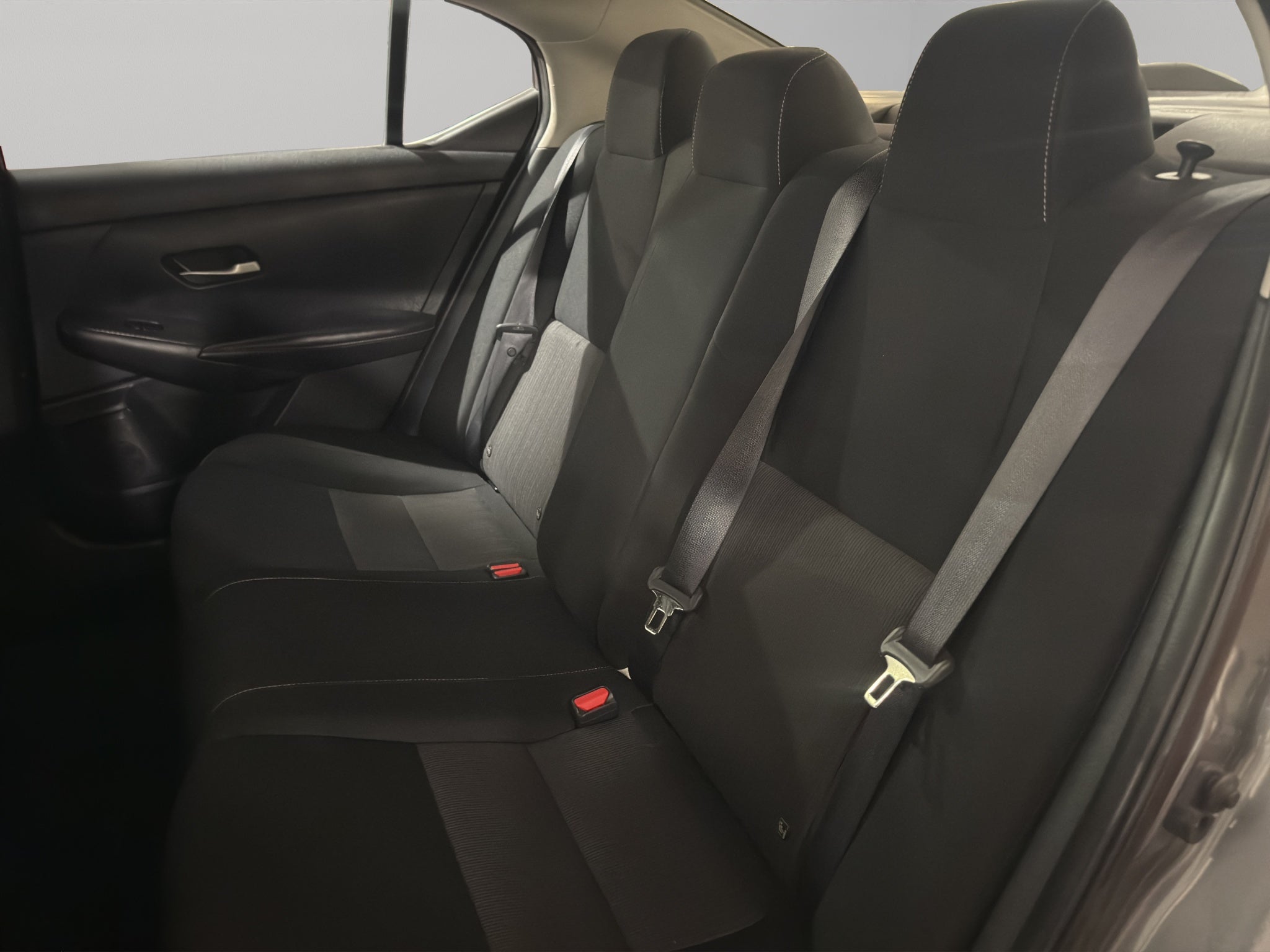 2022 Nissan Sentra 4 pts. Advance, TM6, a/ac., f. niebla, RA-16