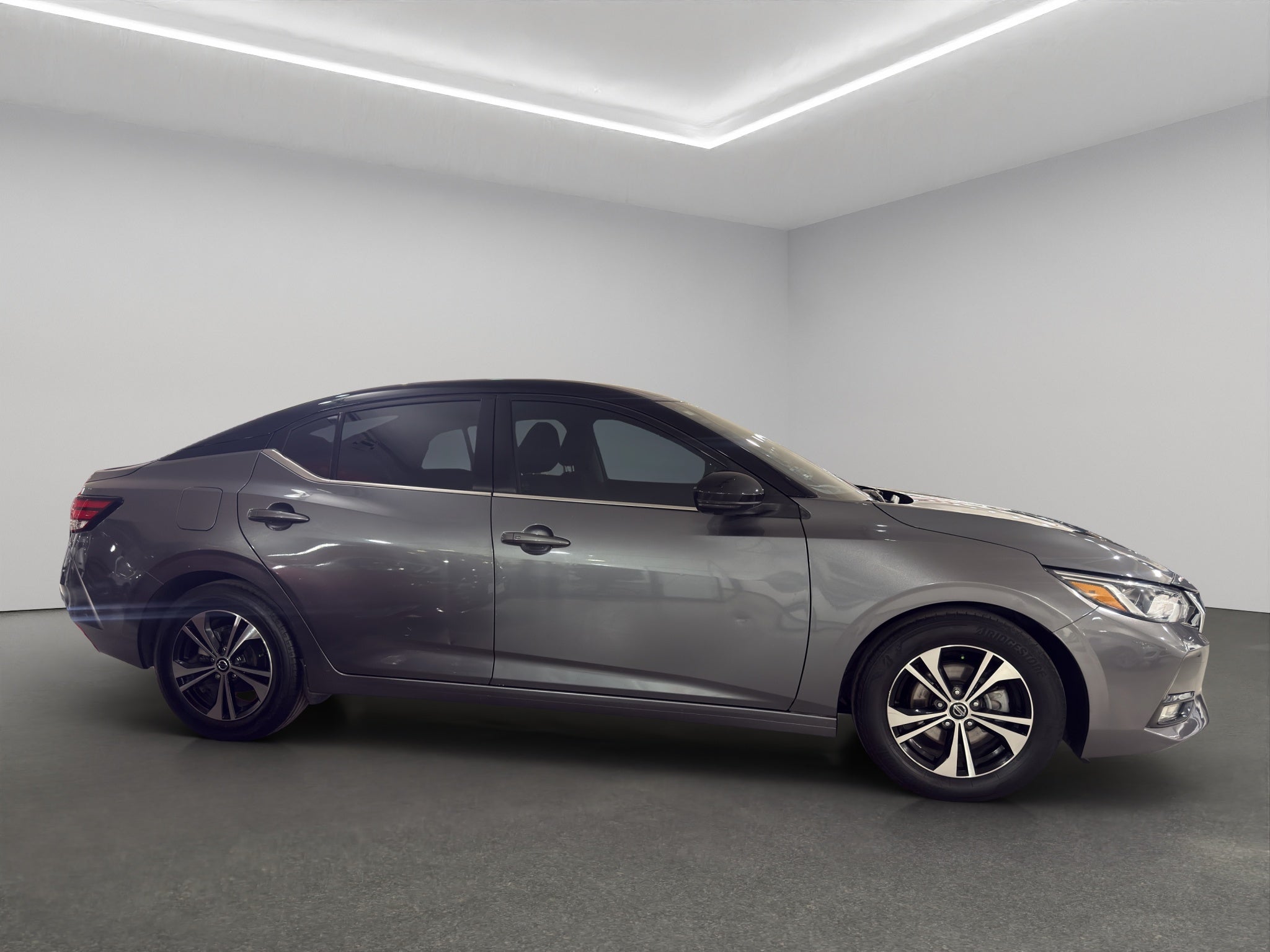 2022 Nissan Sentra 4 pts. Advance, TM6, a/ac., f. niebla, RA-16