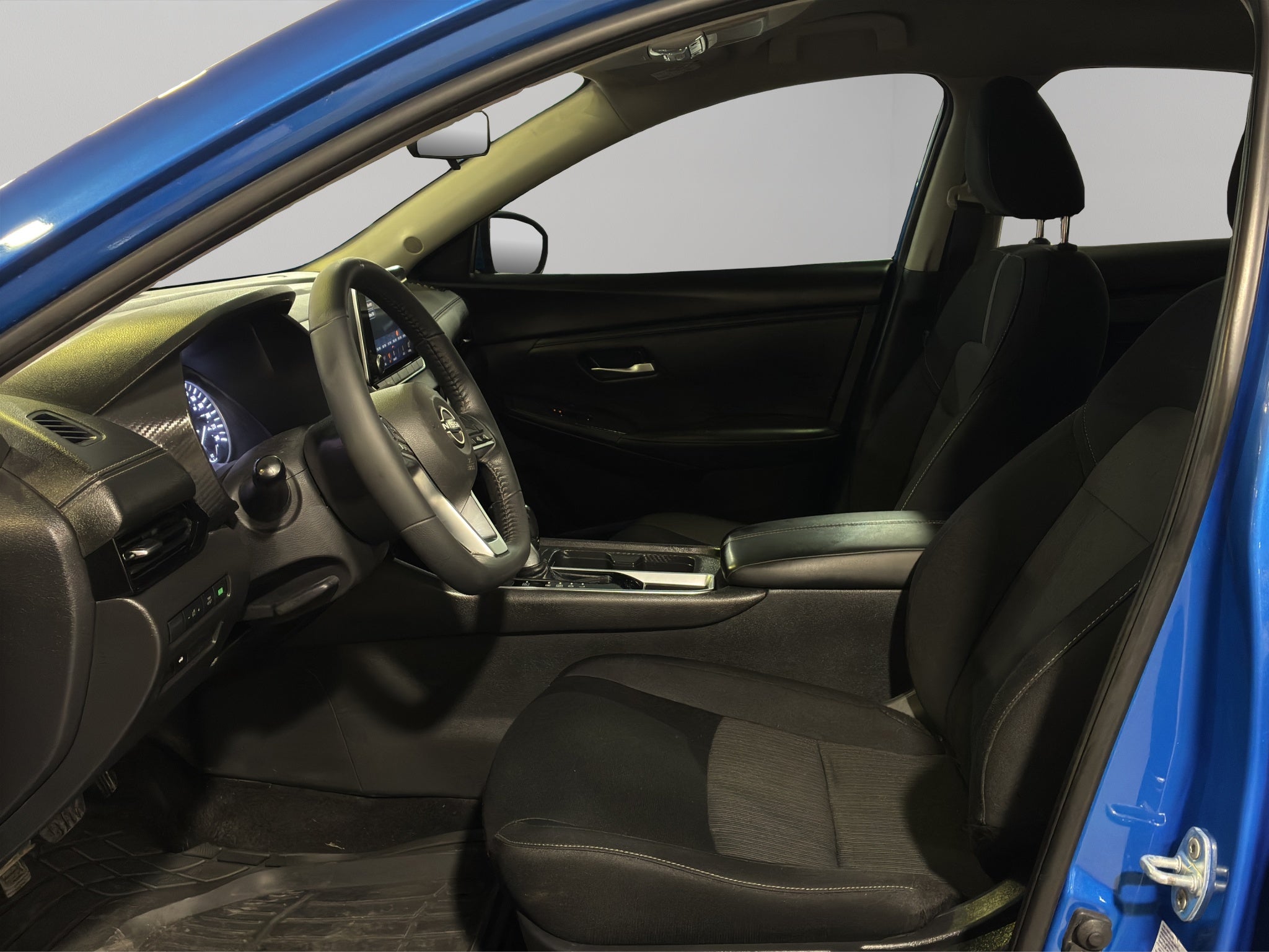 2024 Nissan Sentra 4 pts. Advance, TM6, a/ac., f. niebla, RA-16