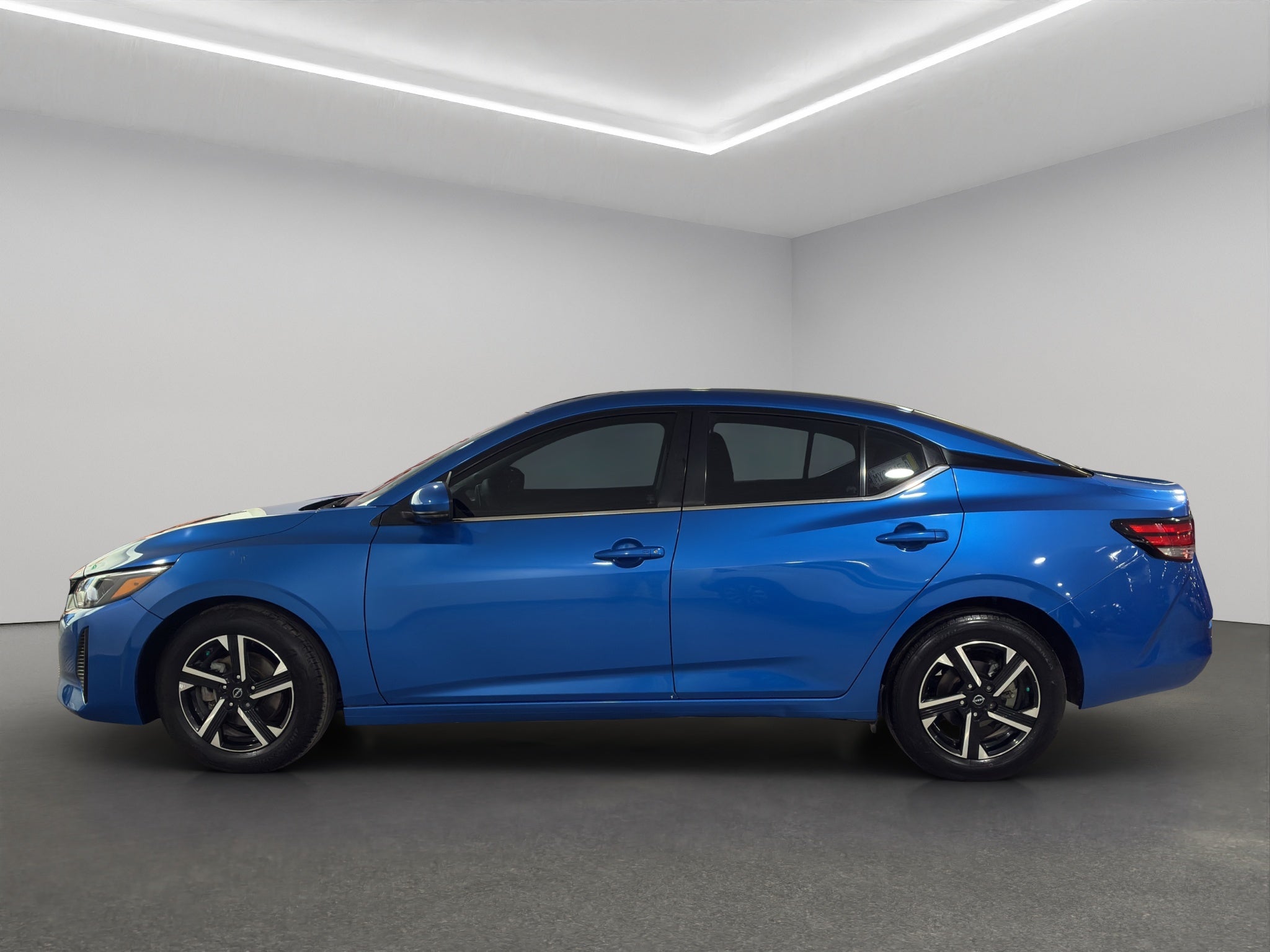 2024 Nissan Sentra 4 pts. Advance, TM6, a/ac., f. niebla, RA-16