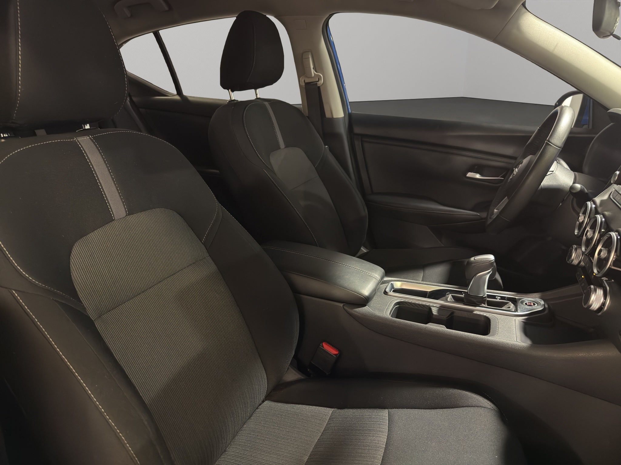 2024 Nissan Sentra 4 pts. Advance, TM6, a/ac., f. niebla, RA-16