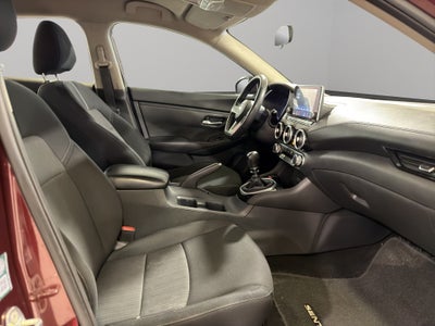 2023 Nissan Sentra 4 pts. Advance, TM6, a/ac., f. niebla, RA-16