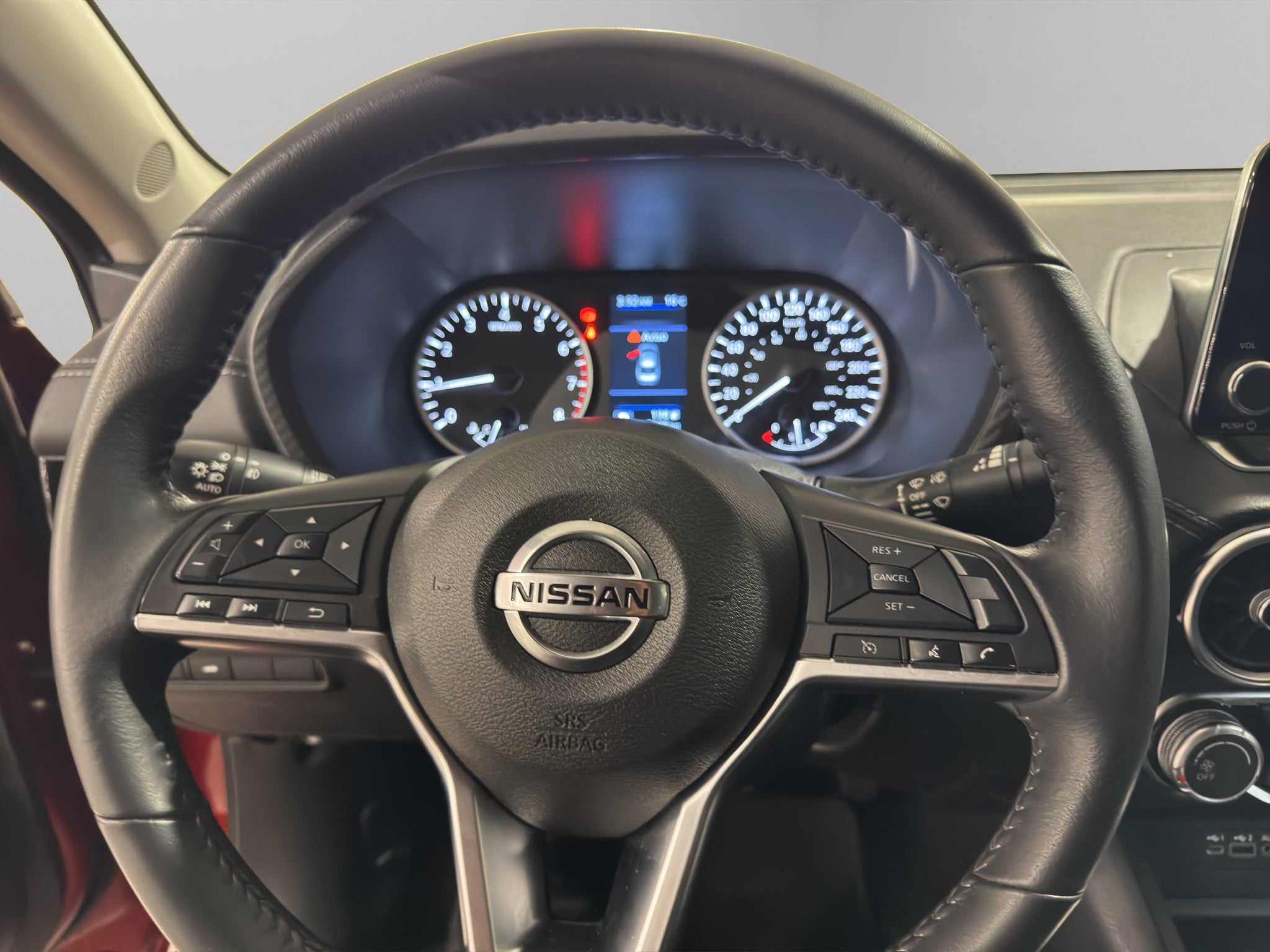 2023 Nissan Sentra 4 pts. Advance, TM6, a/ac., f. niebla, RA-16