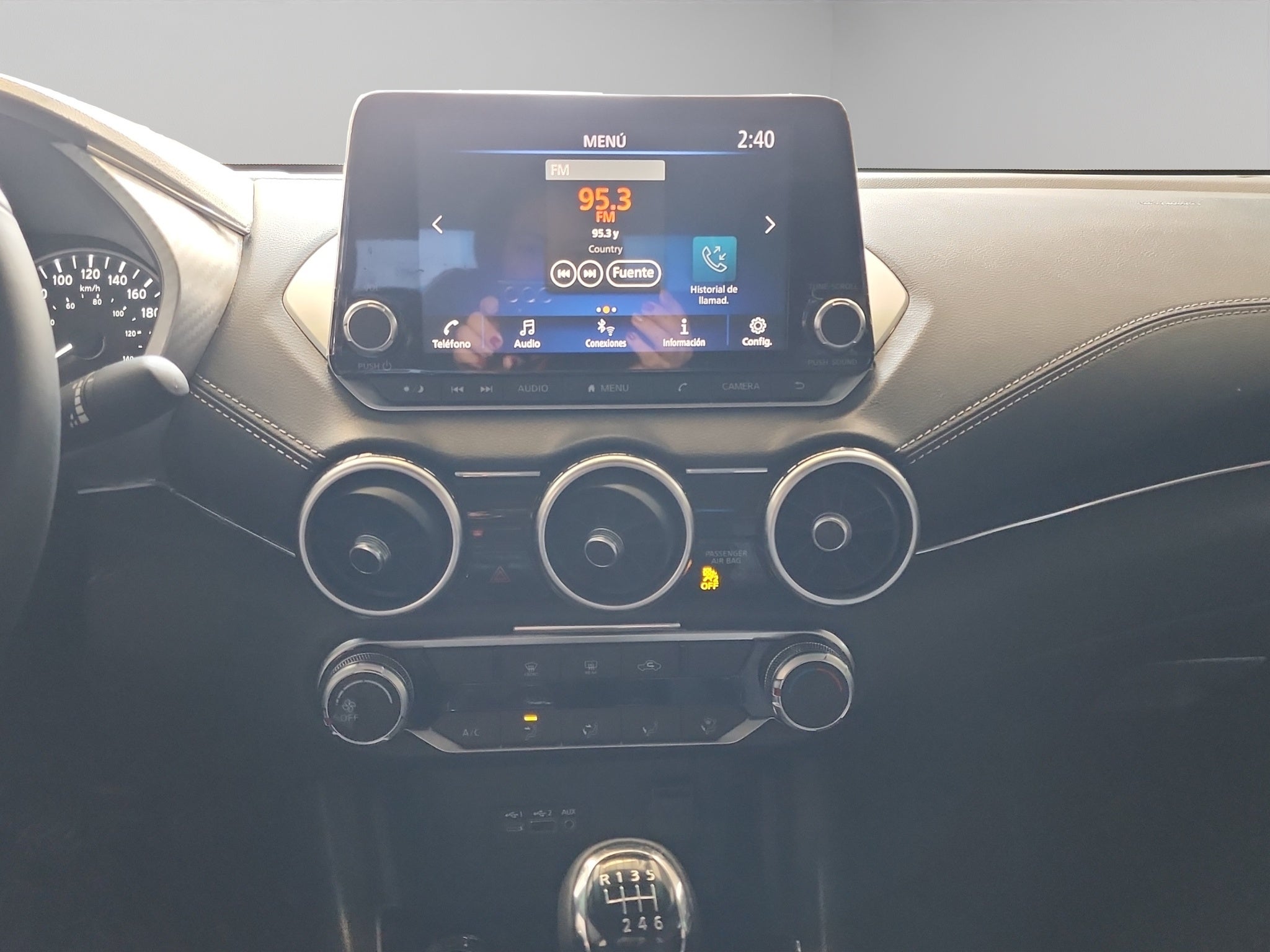 2023 Nissan Sentra 4 pts. Advance, TM6, a/ac., f. niebla, RA-16