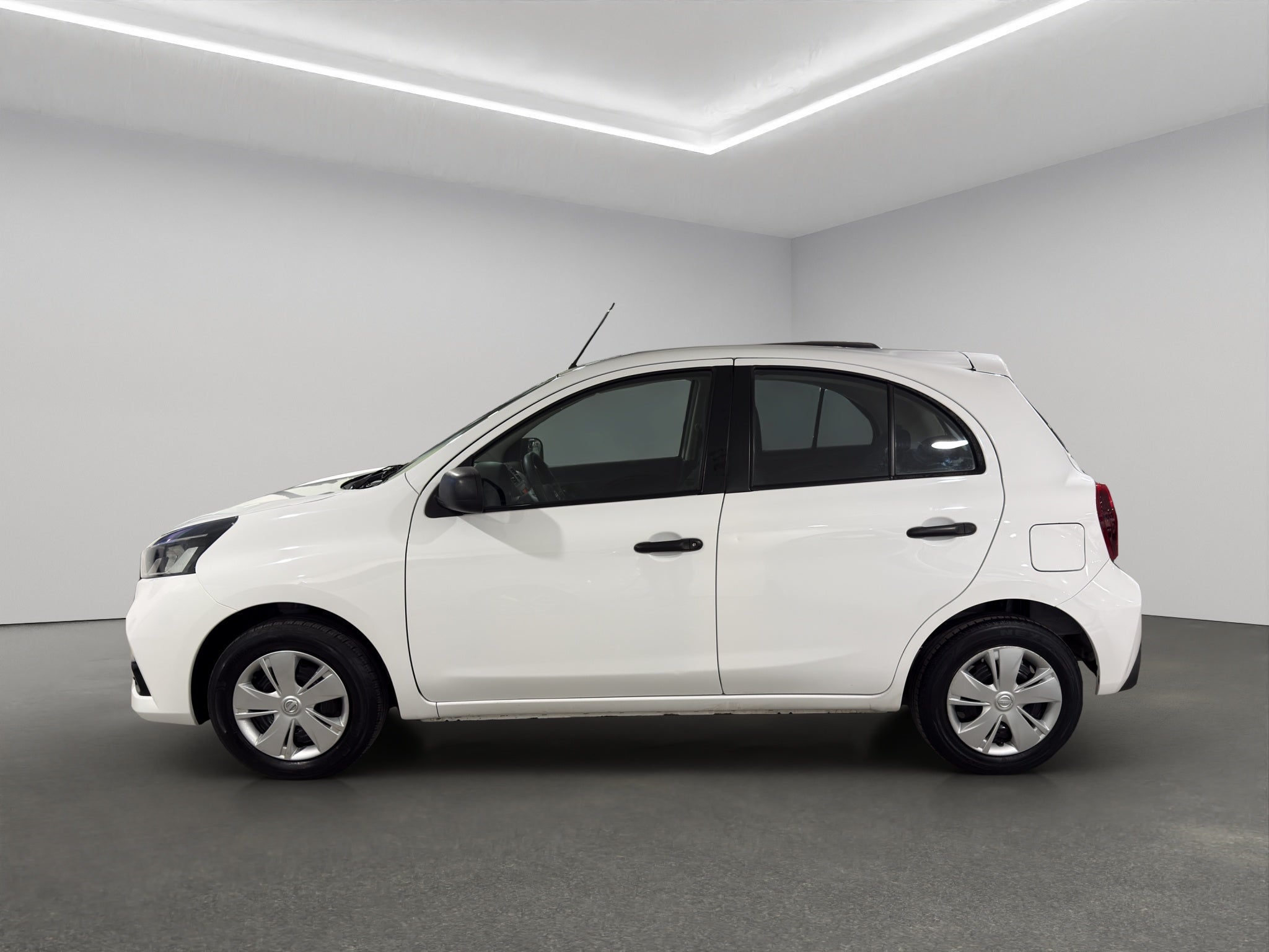 2024 Nissan March 5 pts. HB Sense, TM5, a/ac., R-14