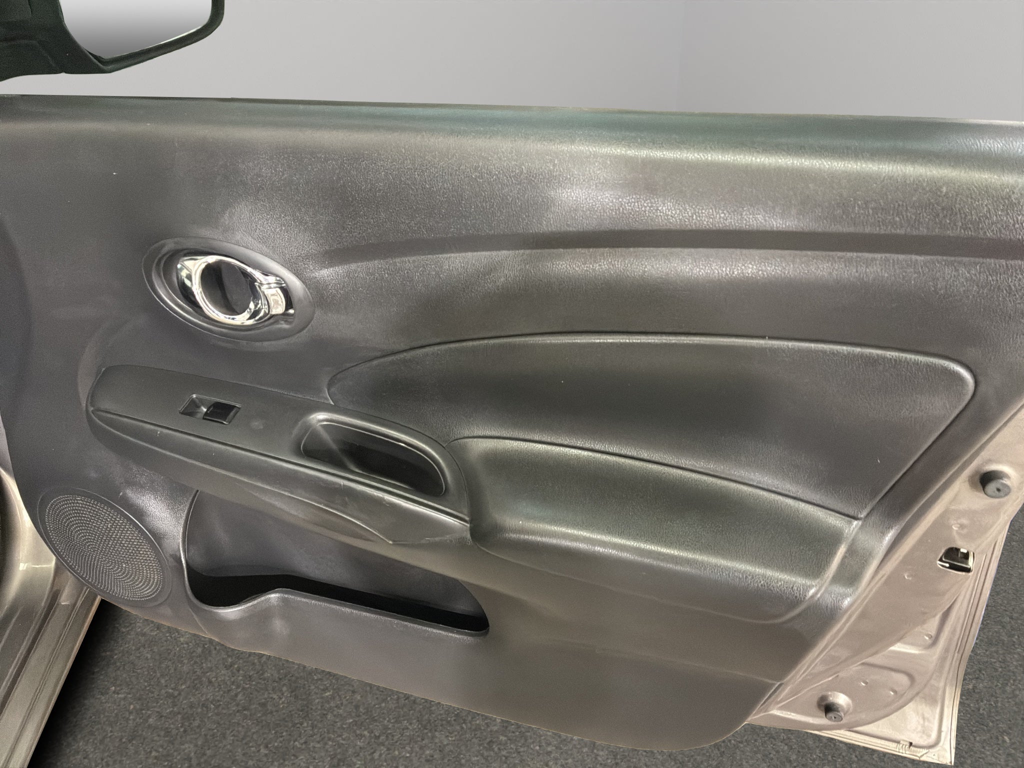 2015 Nissan Versa 4 pts. Sense, TM5, a/ac., VE