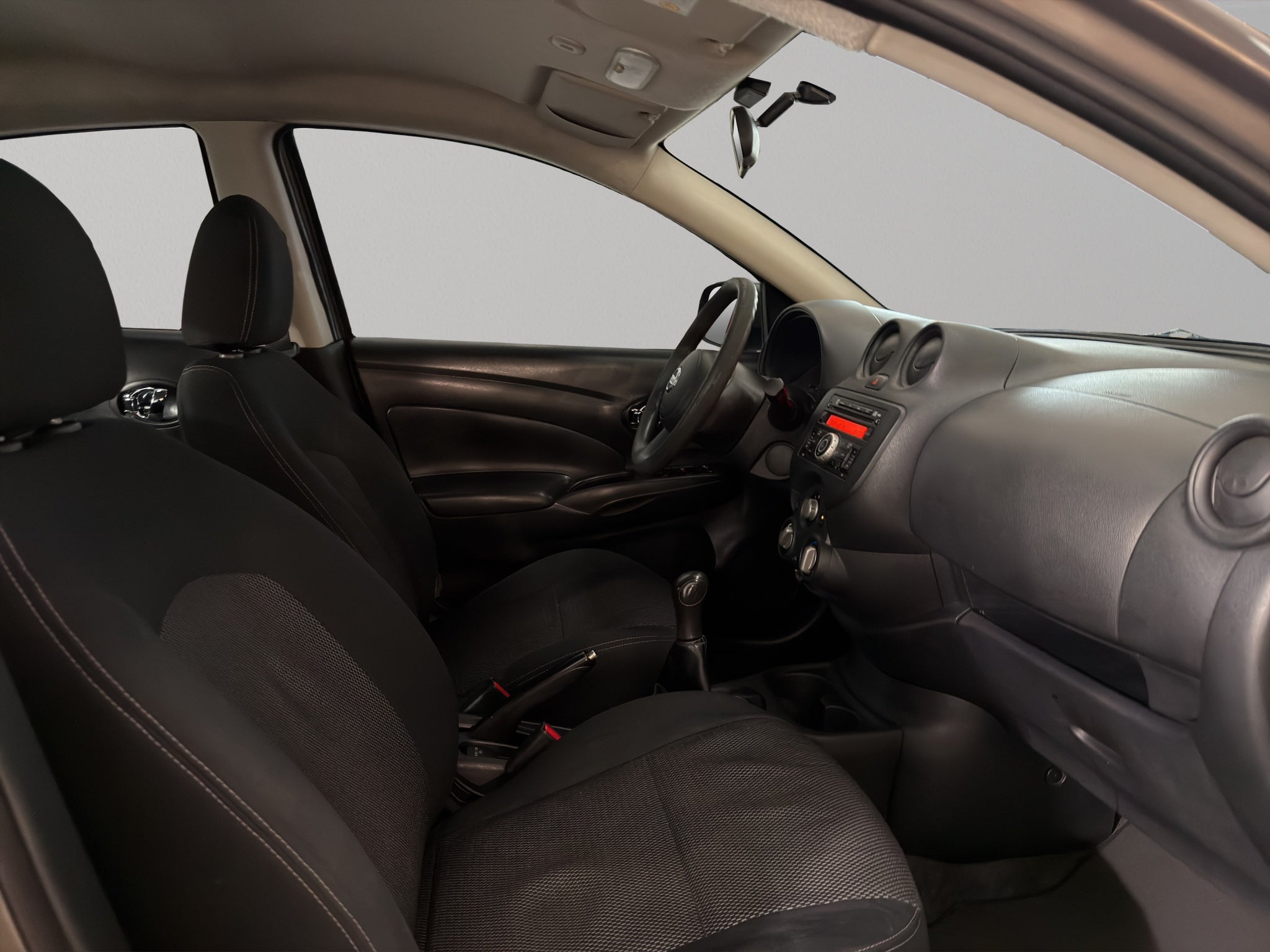 2015 Nissan Versa 4 pts. Sense, TM5, a/ac., VE