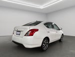 2019 Nissan Versa 4 pts. Advance, TM5, a/ac., VE, f. niebla, RA-16 (línea anterior)