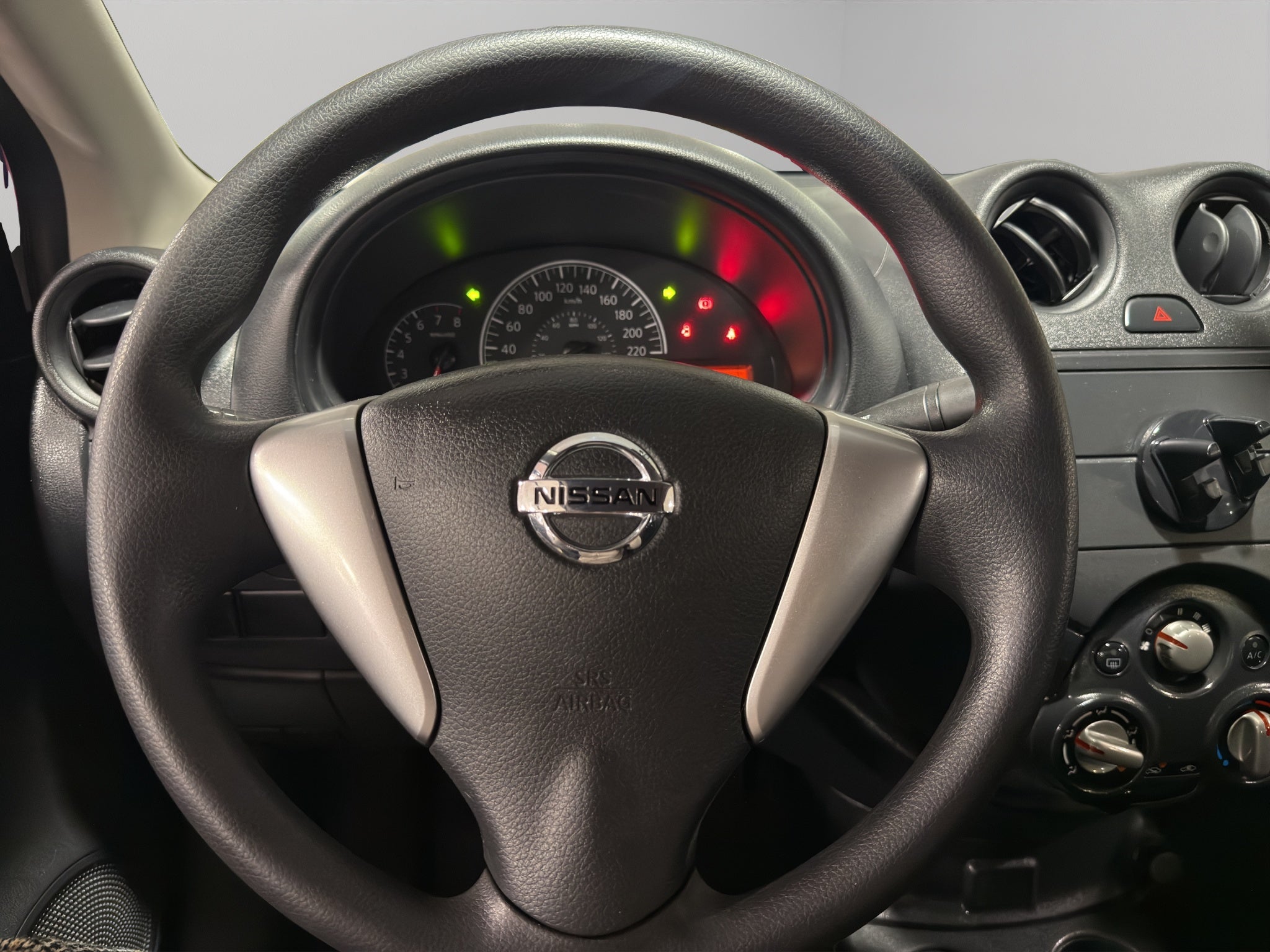 2022 Nissan V-Drive 4 pts. Base, TM5, a/ac., R-15
