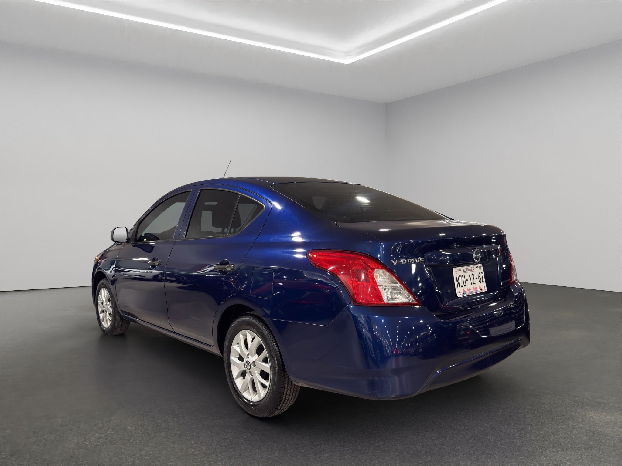2022 Nissan V-Drive 4 pts. Base, TM5, a/ac., R-15