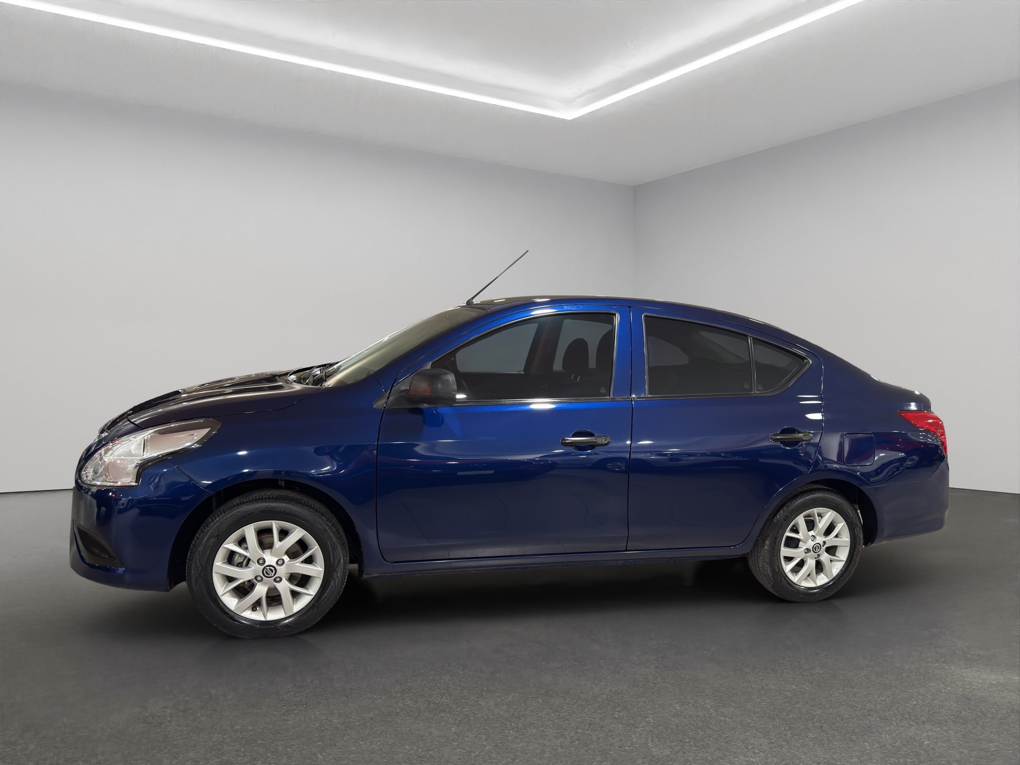 2022 Nissan V-Drive 4 pts. Base, TM5, a/ac., R-15