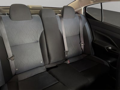 2023 Nissan Versa 4 pts. Advance, TM5, a/ac., f. niebla, RA-16 (cambio de línea)