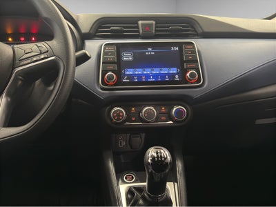 2025 Nissan Versa 4 pts. Advance, TM5, a/ac., f. niebla, RA-16 (línea anterior)