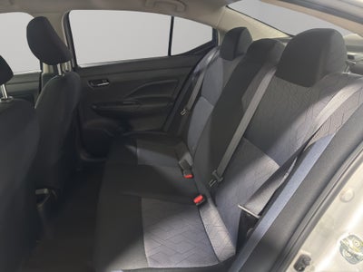 2025 Nissan Versa 4 pts. Advance, TM5, a/ac., f. niebla, RA-16 (línea anterior)