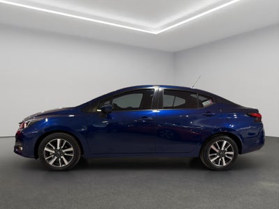 2025 Nissan Versa 4 pts. Advance, TM5, a/ac., f. niebla, RA-16