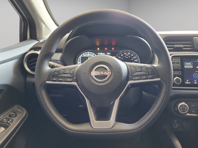 2025 Nissan Versa 4 pts. Advance, TM5, a/ac., f. niebla, RA-16