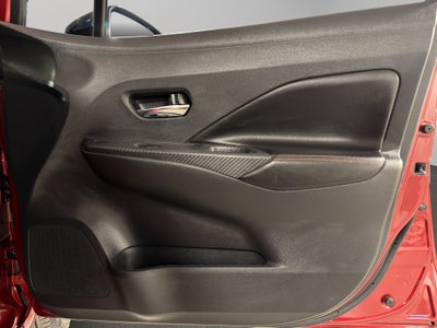 2025 Nissan Versa 4 pts. SR, CVT, a/ac. Aut., f. niebla, f. led, spoiler, RA-17