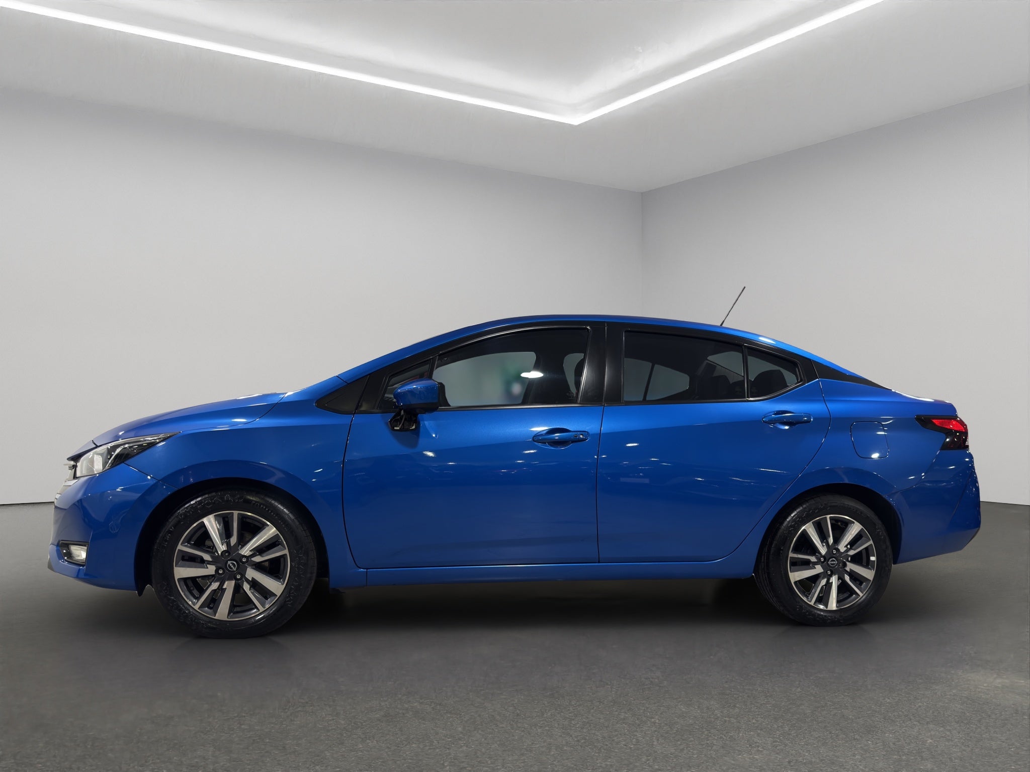 2024 Nissan Versa ADVANCE CVT