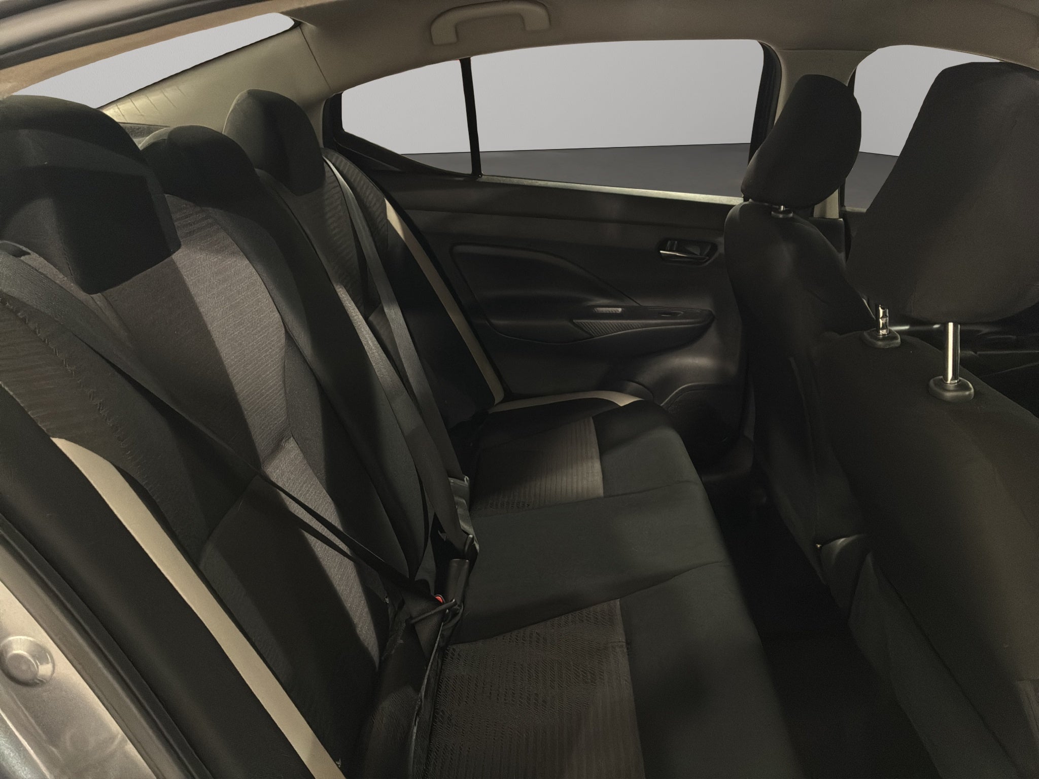 2020 Nissan Versa 4 pts. Advance, TM5, a/ac., VE, f. niebla, RA-16 (línea nueva)