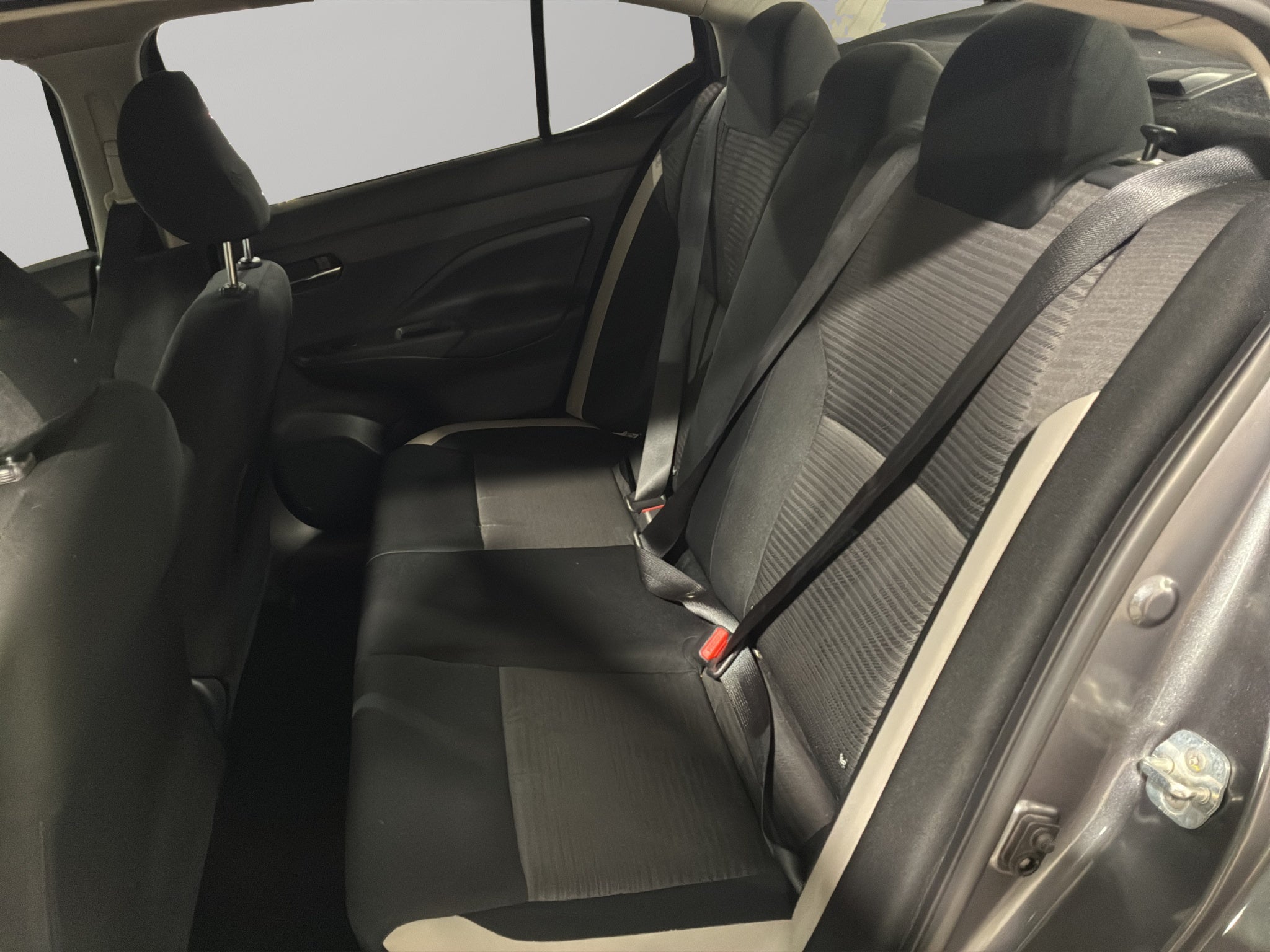 2020 Nissan Versa 4 pts. Advance, TM5, a/ac., VE, f. niebla, RA-16 (línea nueva)