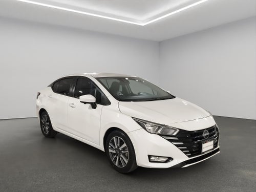 2024 Nissan Versa 4 pts. Advance, TM5, a/ac., f. niebla, RA-16
